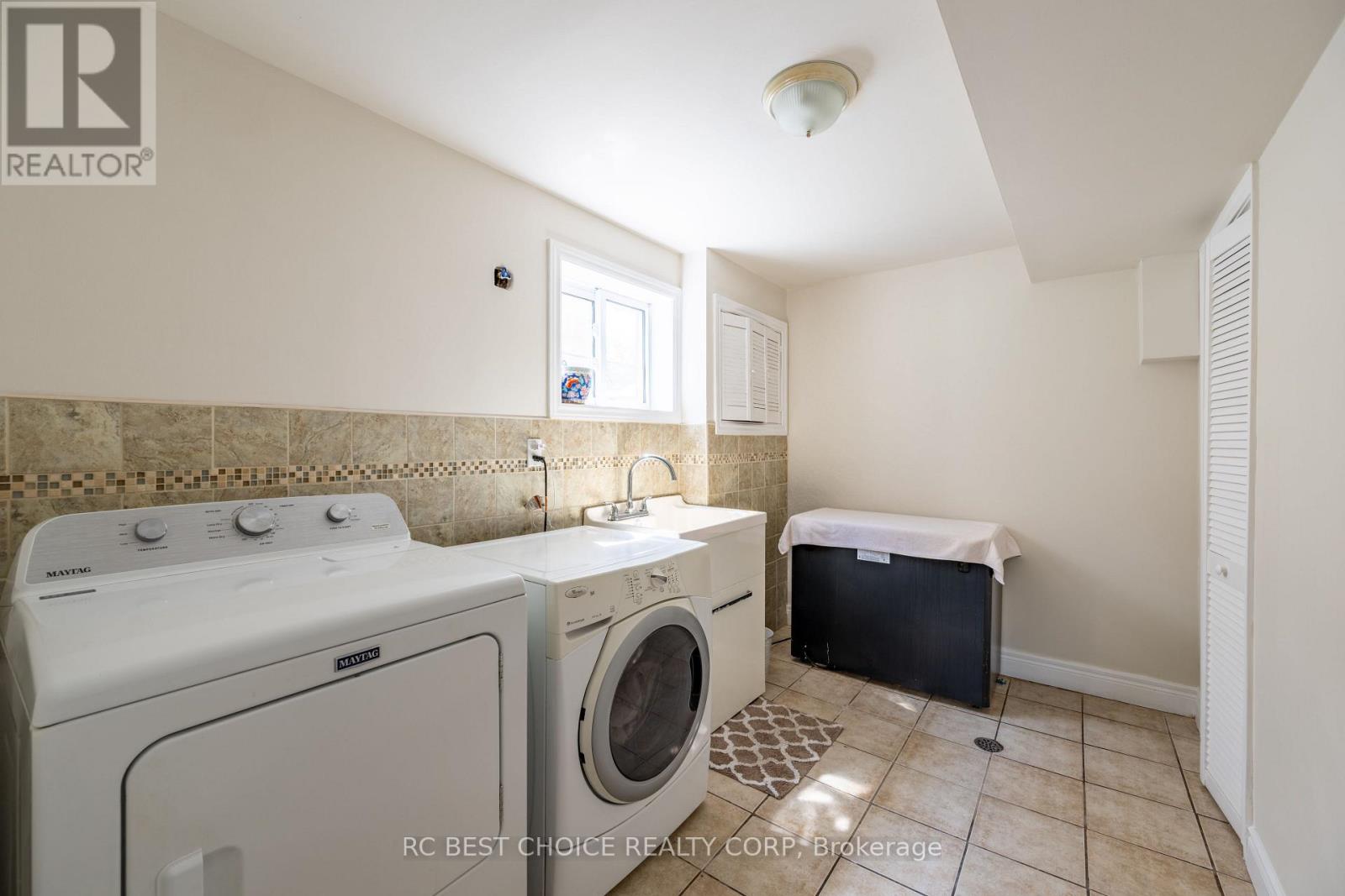 7 HARROW COURT - Image 35