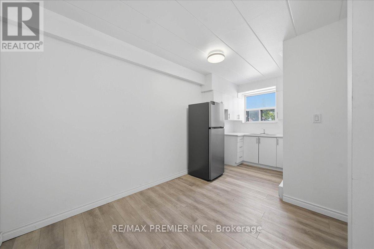 280 WEIR STREET N - 9