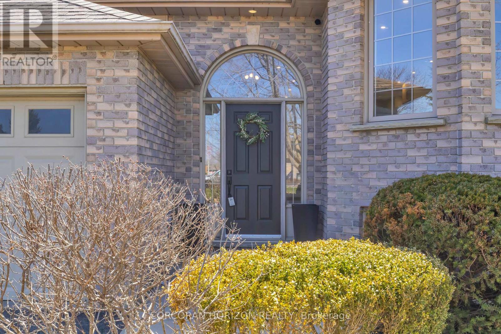 5 BRADBURY CRESCENT - 5