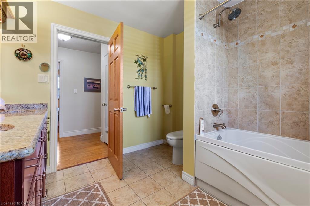 58 CENTENNIAL Parkway S - 22