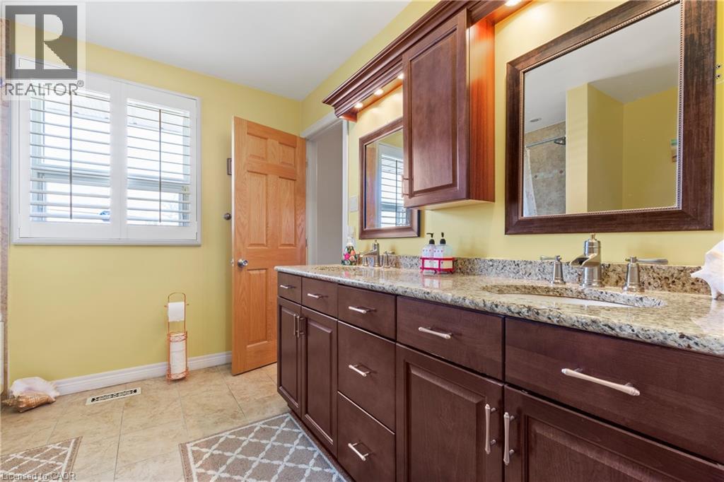 58 CENTENNIAL Parkway S - 21