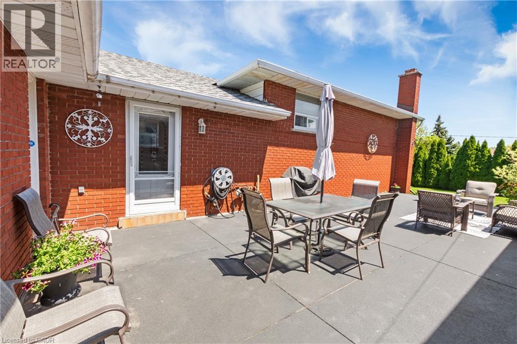 58 CENTENNIAL Parkway S - 44