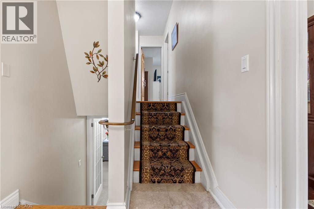 58 CENTENNIAL Parkway S - 16