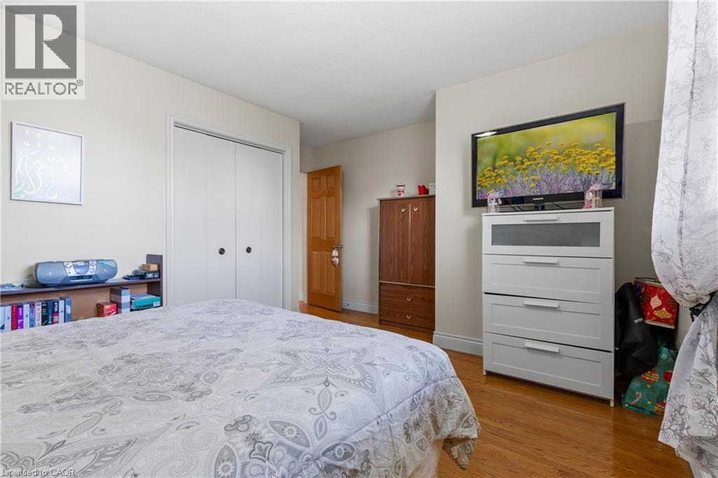 58 CENTENNIAL Parkway S - 27
