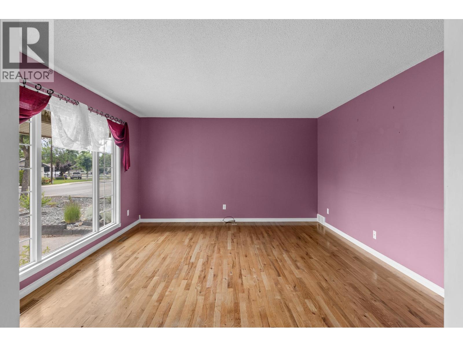 975 Neptune Road - 4