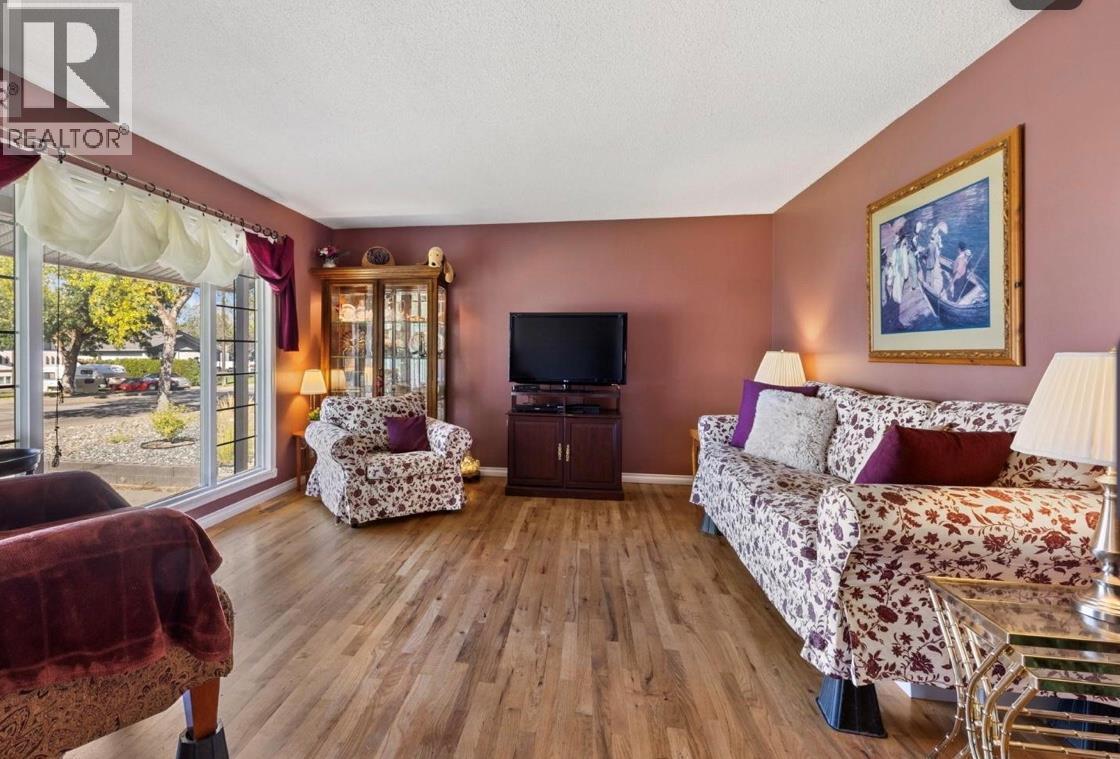 975 Neptune Road - 9