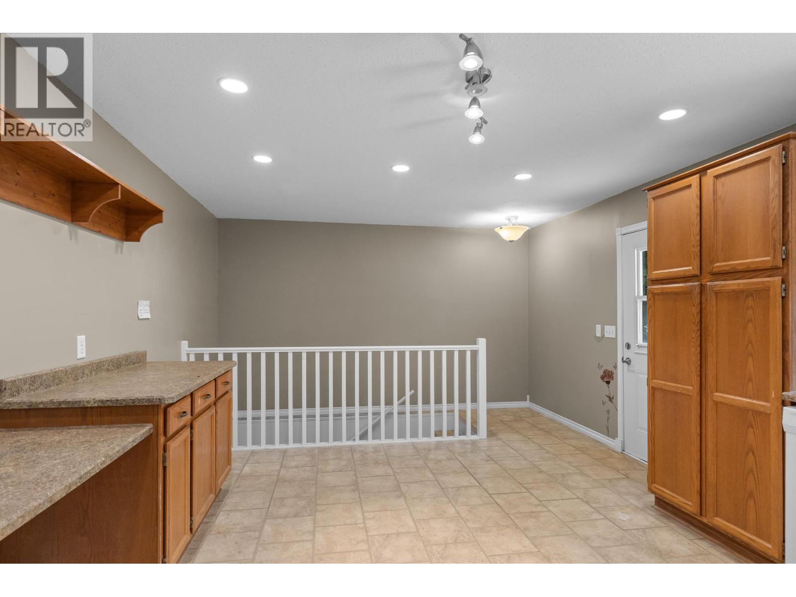 975 Neptune Road - 15