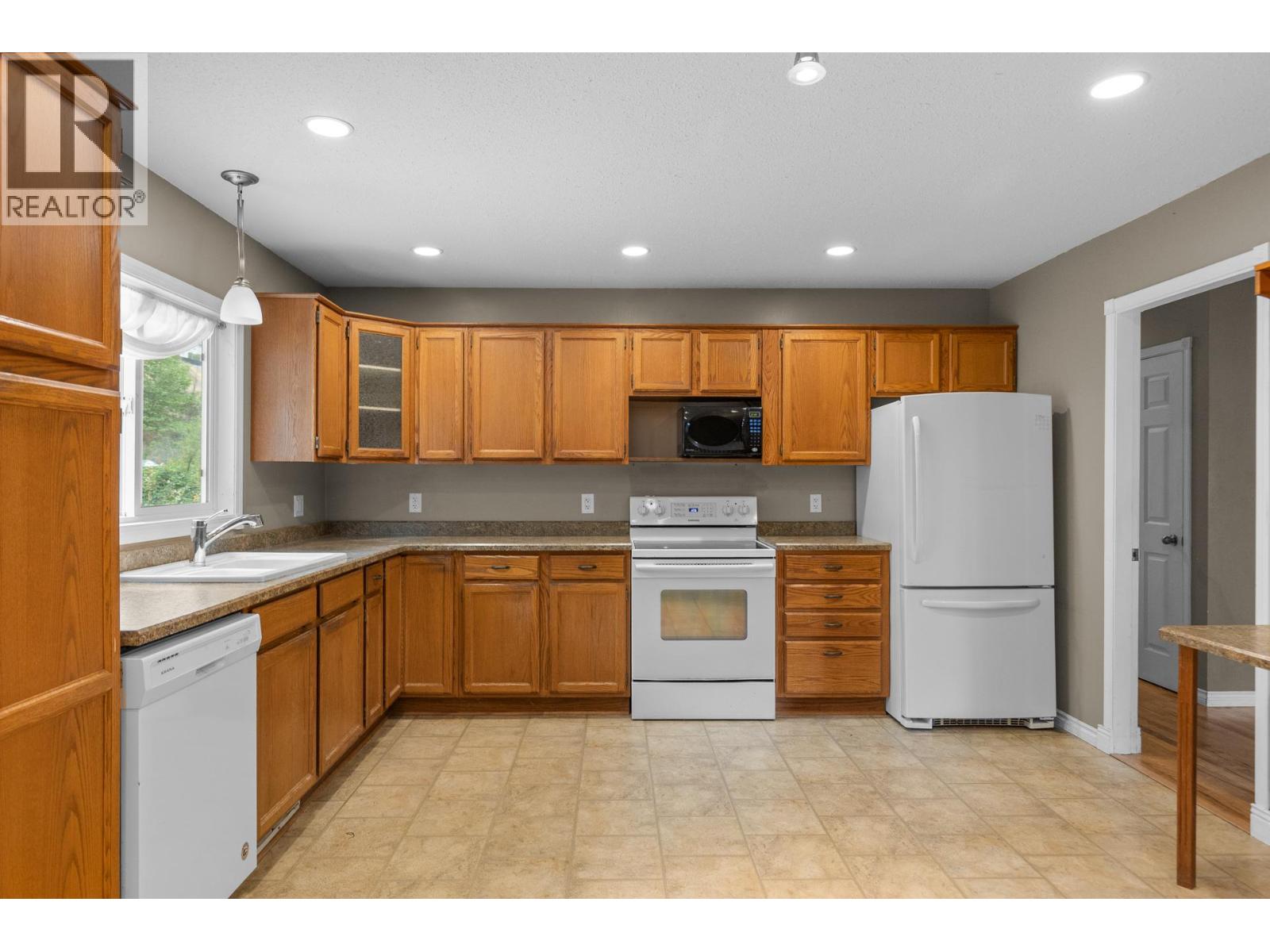 975 Neptune Road - 17