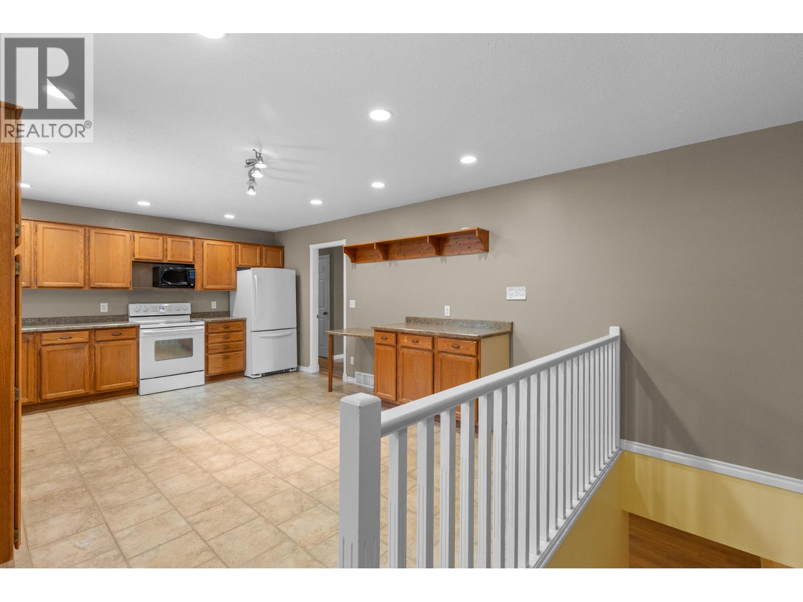 975 Neptune Road - 16