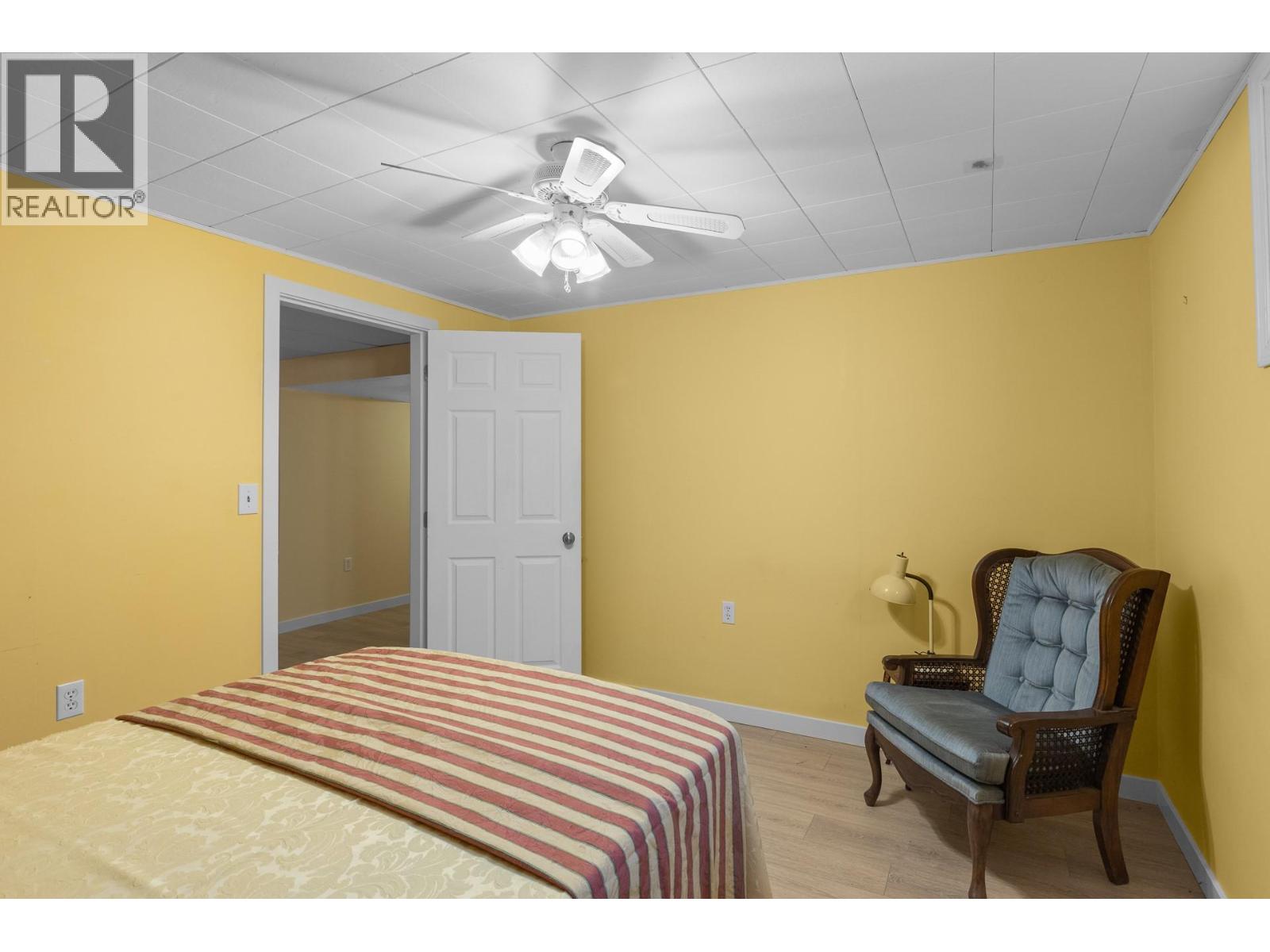 975 Neptune Road - 32