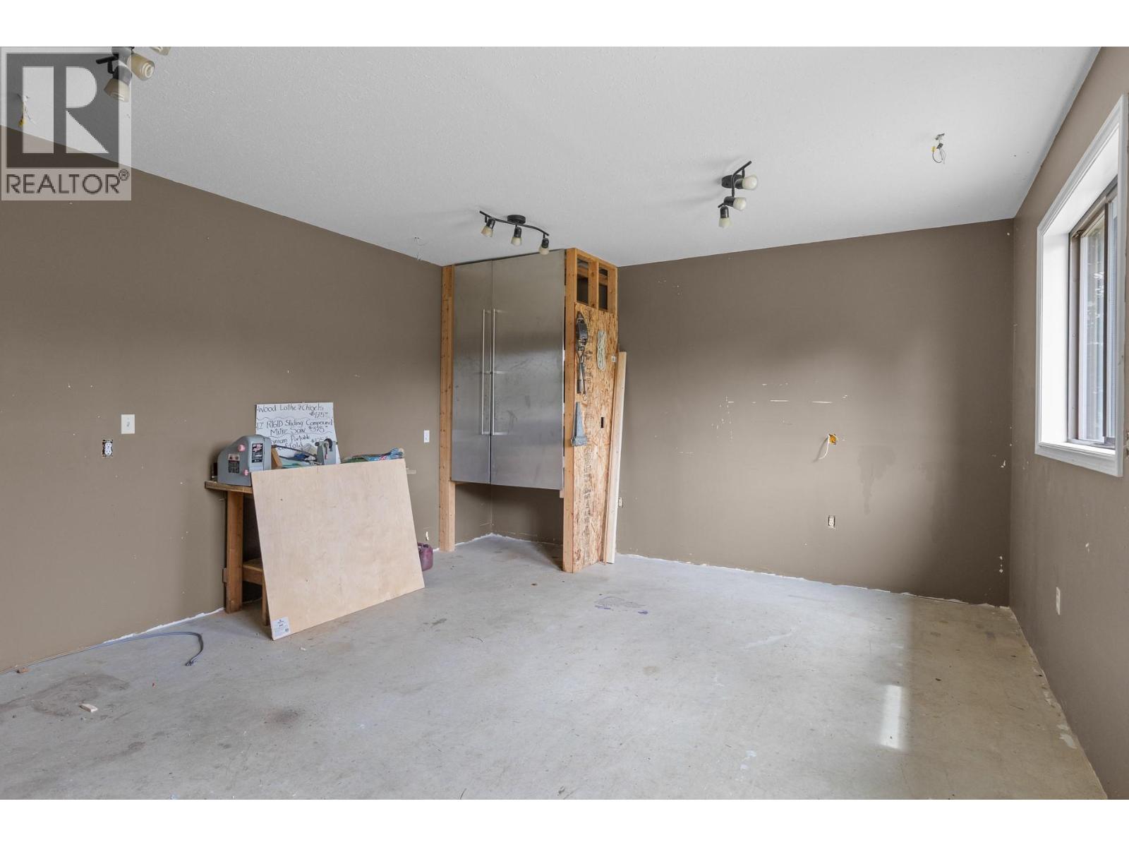 975 Neptune Road - 42
