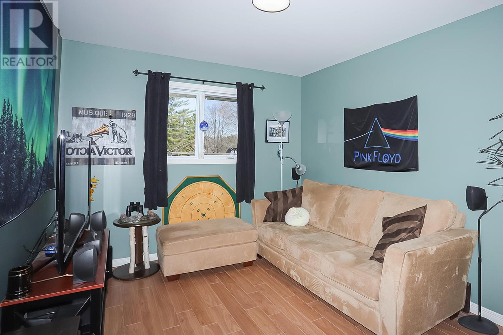 2233 Hilton RD - 42