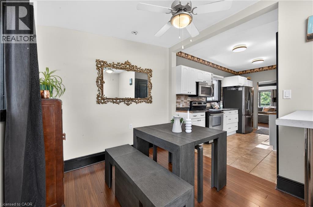 147 STRACHAN Street E - 16