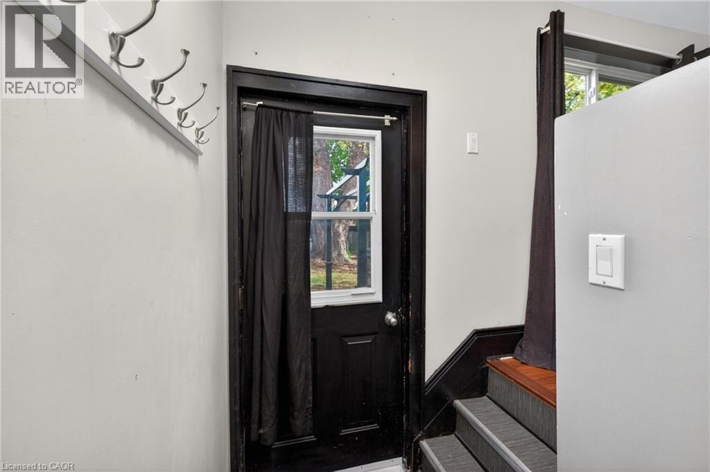 147 STRACHAN Street E - 19