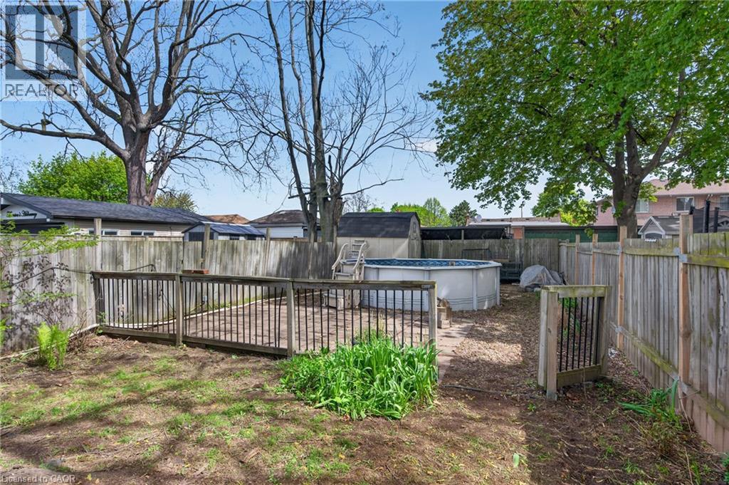 147 STRACHAN Street E - 23