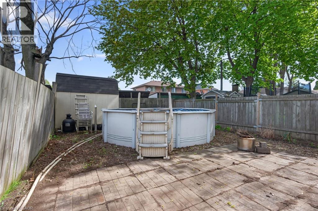 147 STRACHAN Street E - 24