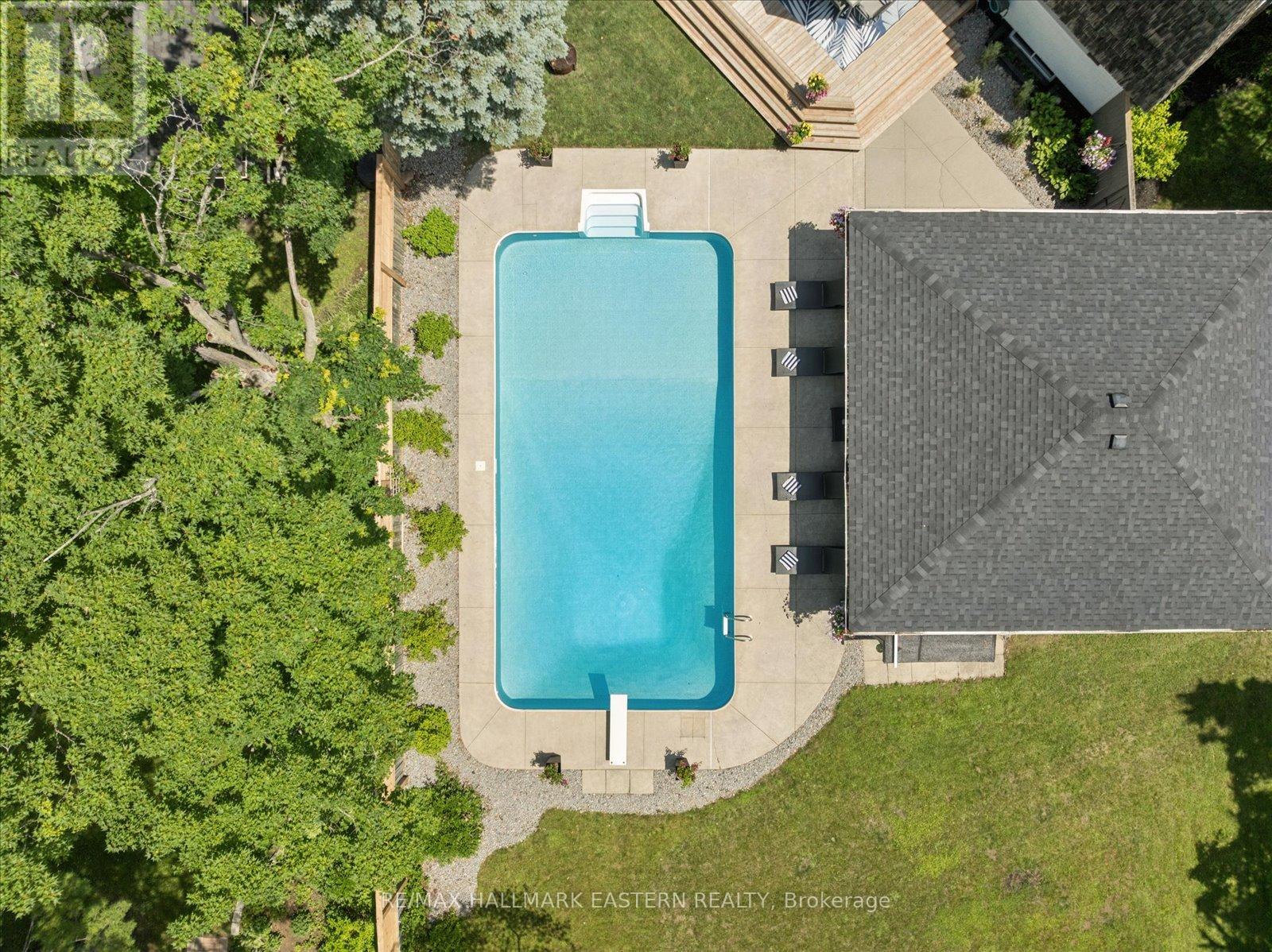 6 ROPER DRIVE - Image 44