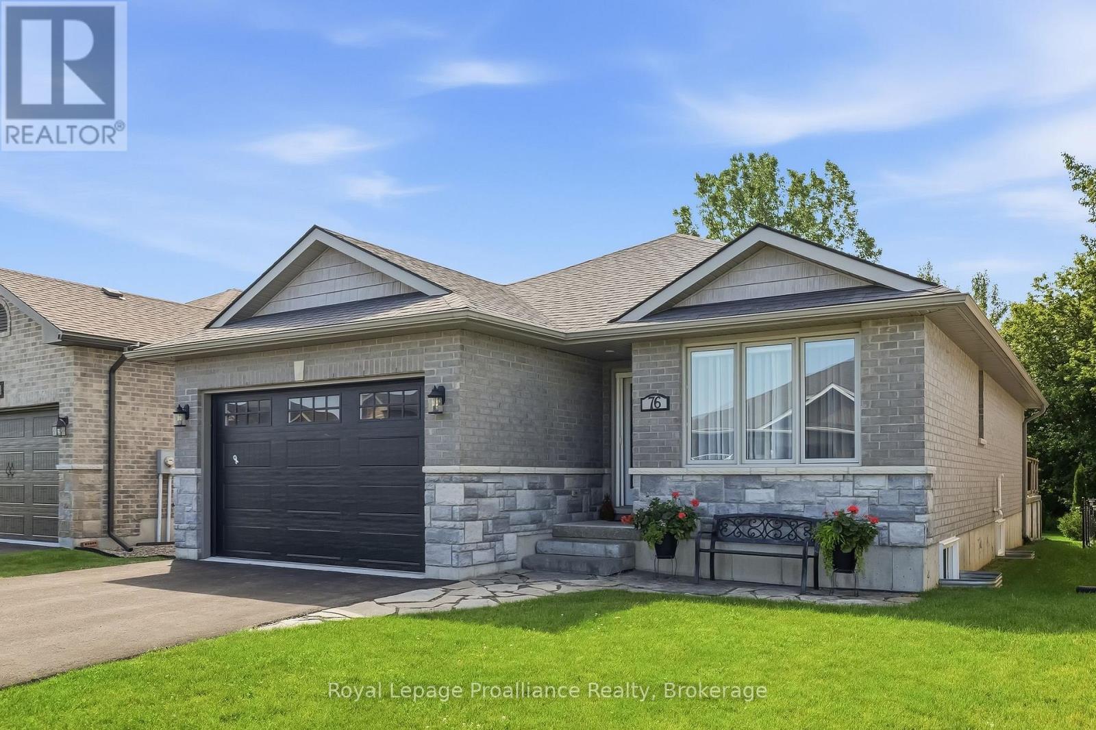 76 ROYAL GALA DRIVE - 1
