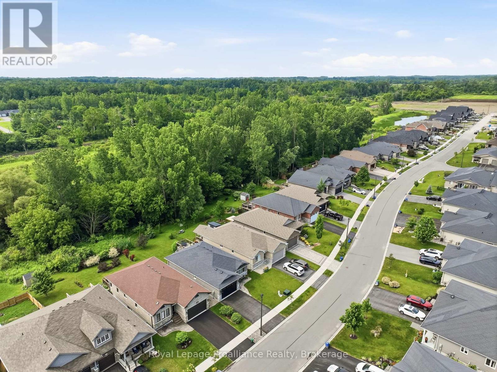 76 ROYAL GALA DRIVE - Image 4