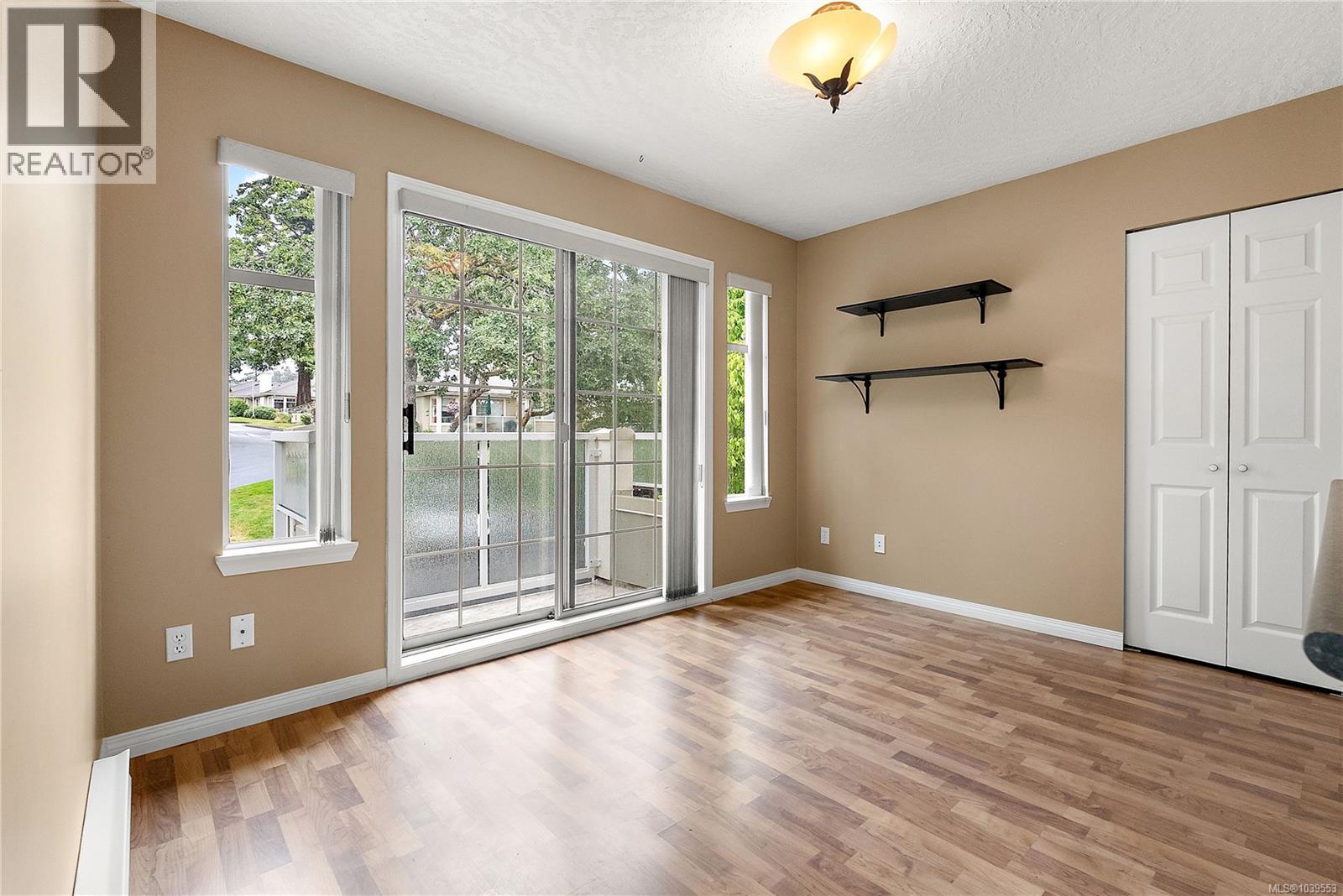 #8 850 Parklands Dr - 15