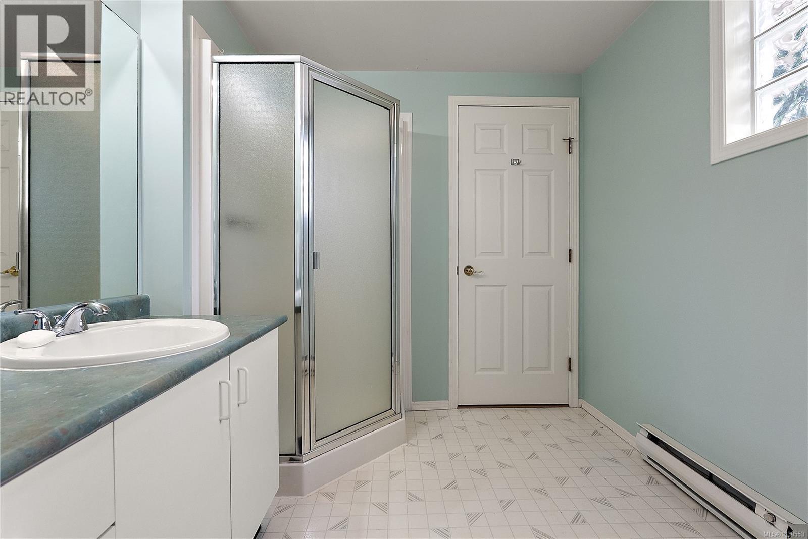 #8 850 Parklands Dr - 29