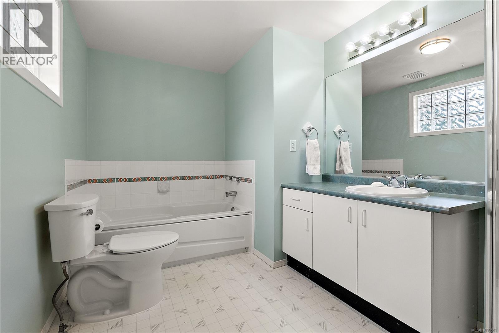 #8 850 Parklands Dr - 27