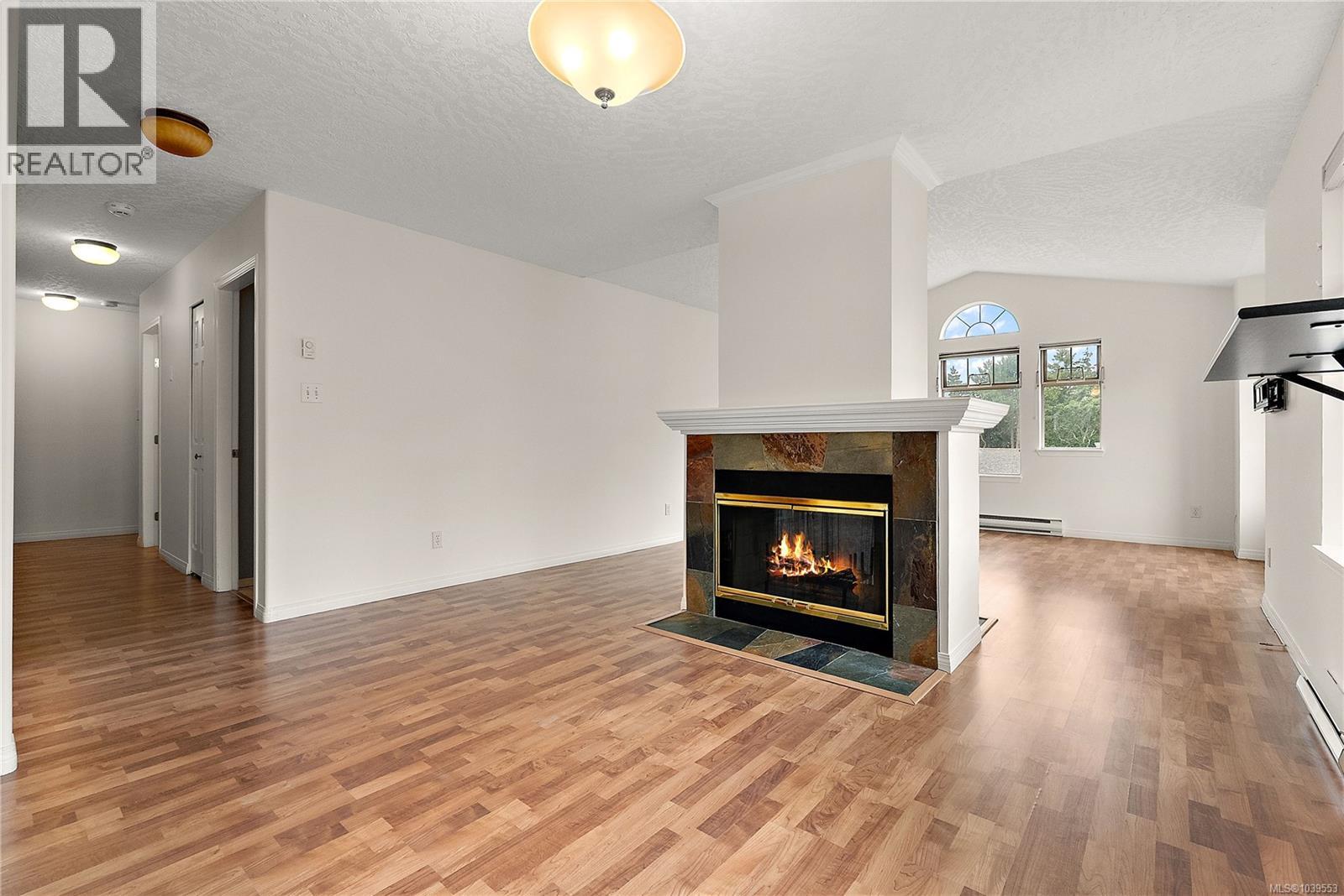 #8 850 Parklands Dr - 10