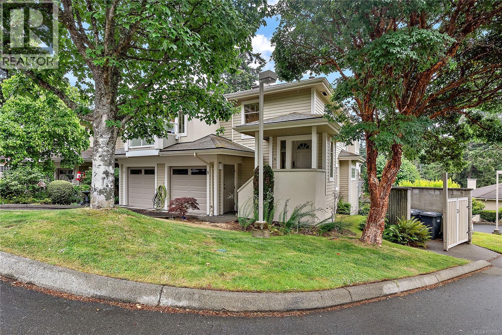#8 850 Parklands Dr - 2