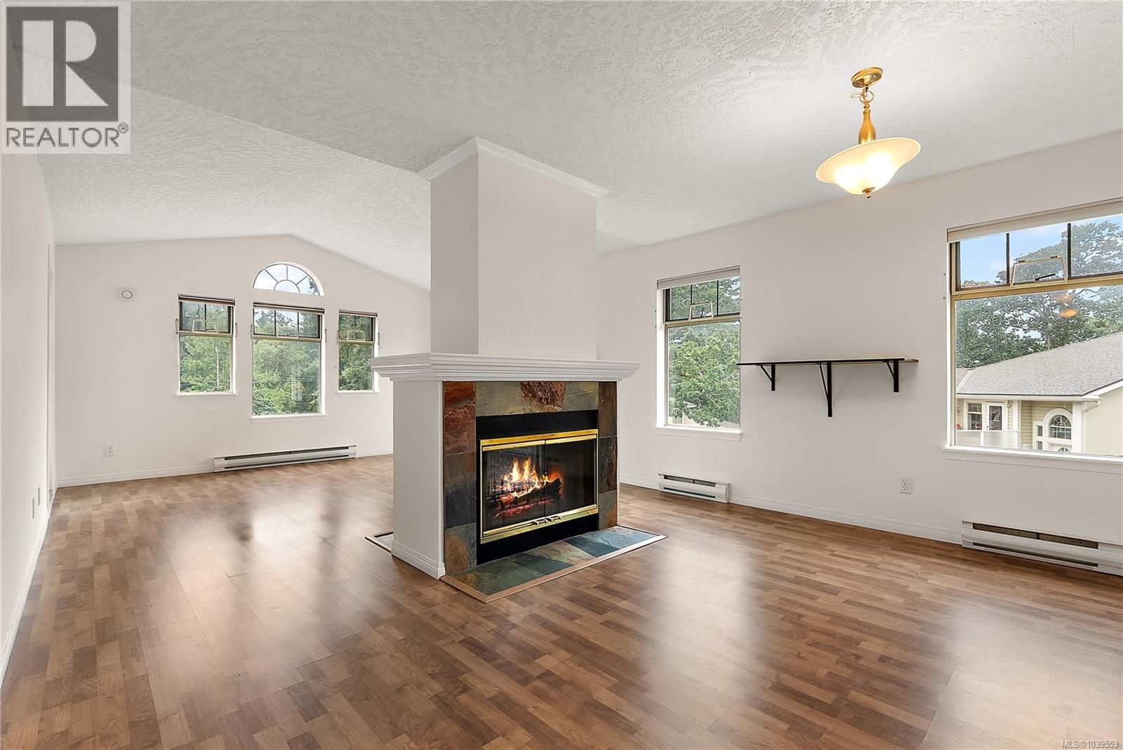 #8 850 Parklands Dr - 4