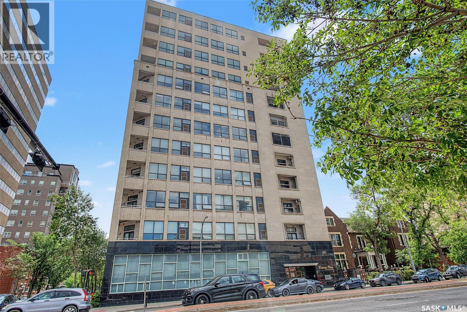 #805 1901 Victoria AVENUE - 3