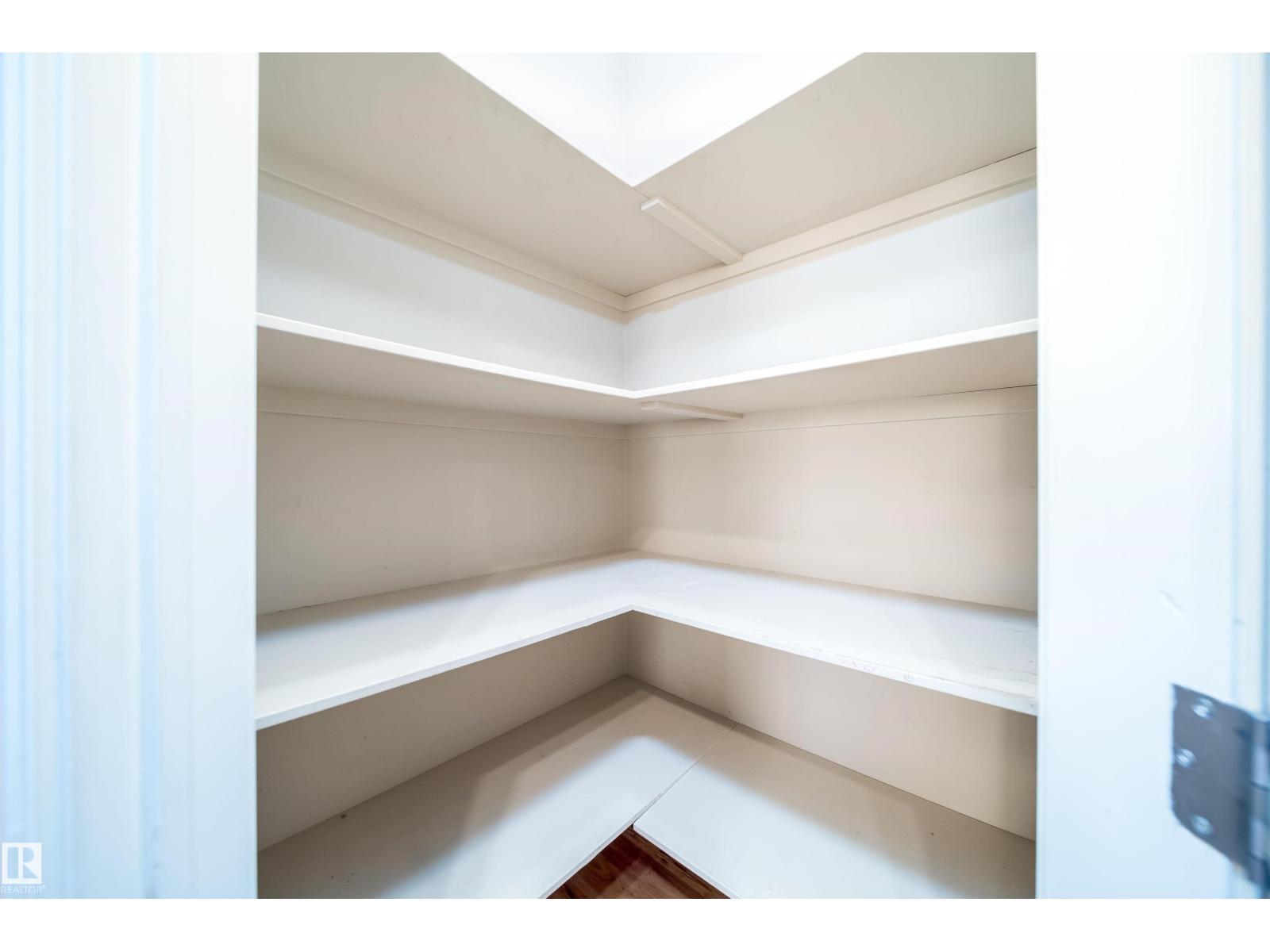 #46 15151 43 ST NW - 7
