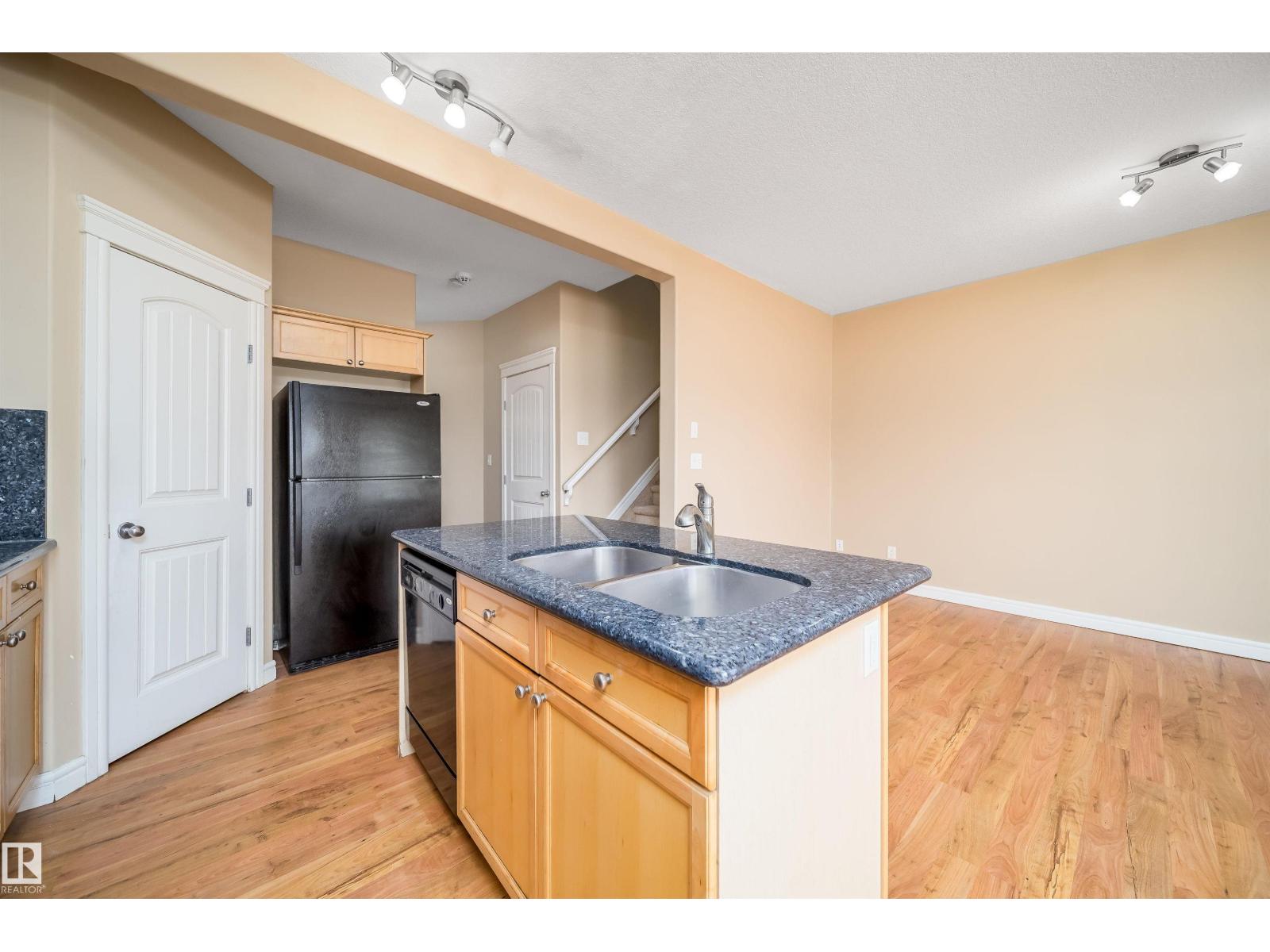 #46 15151 43 ST NW - 6