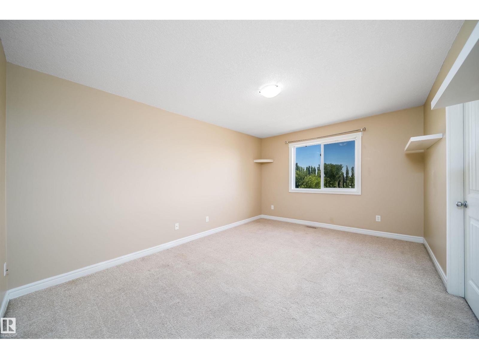 #46 15151 43 ST NW - 18