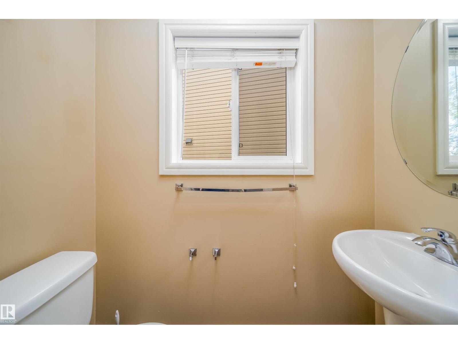 #46 15151 43 ST NW - 11