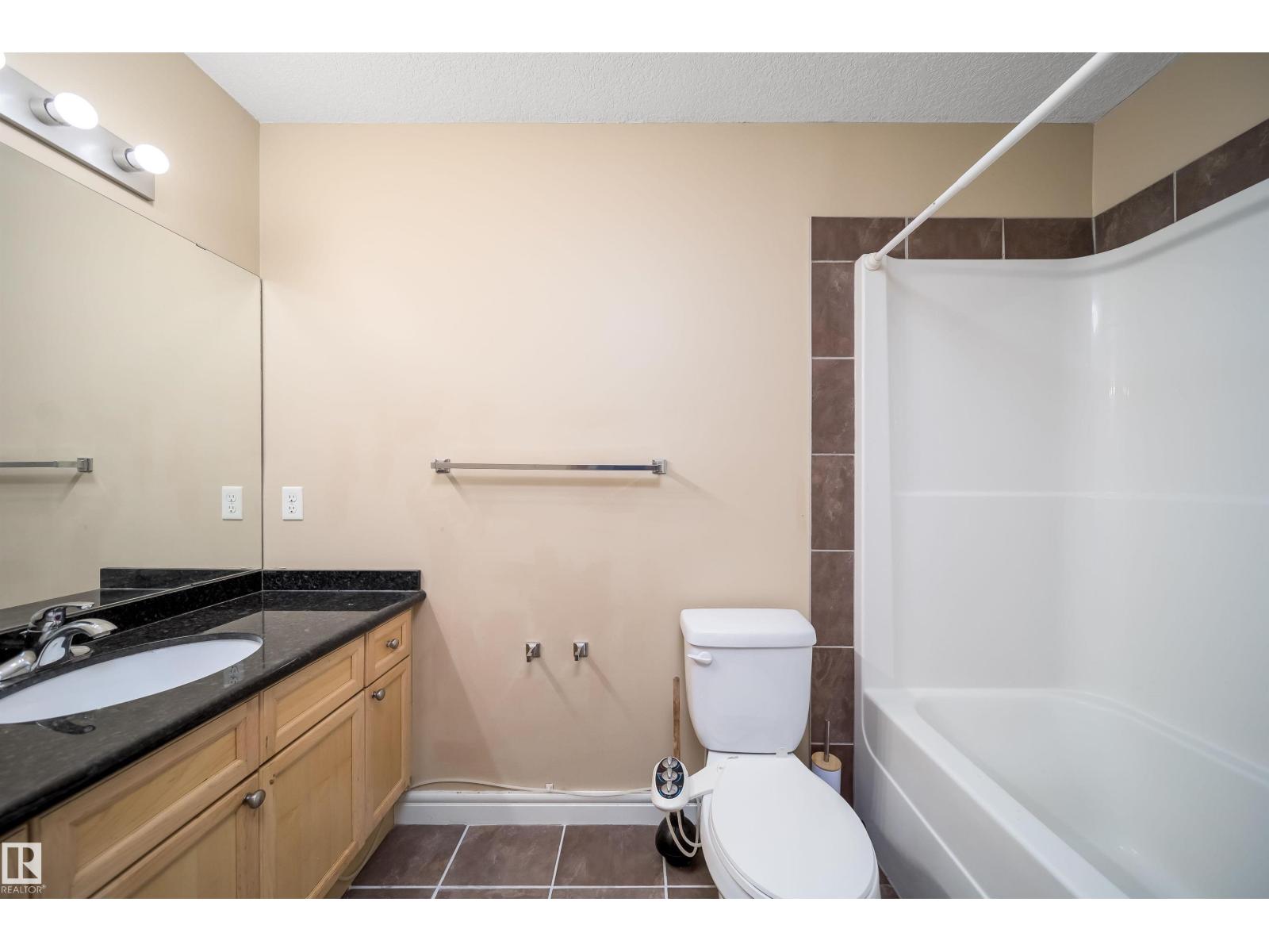 #46 15151 43 ST NW - 17