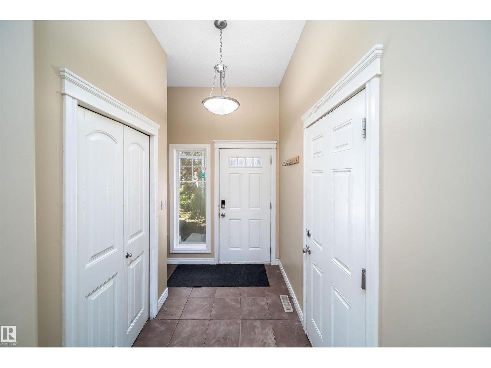 #46 15151 43 ST NW - 3