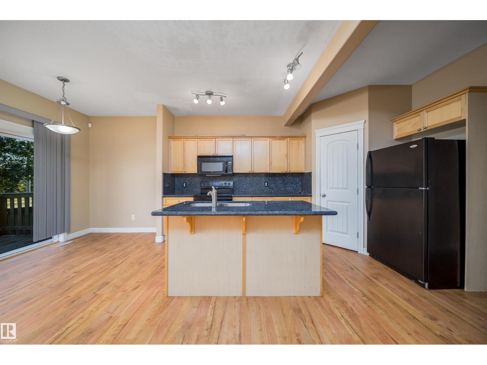 #46 15151 43 ST NW - 5