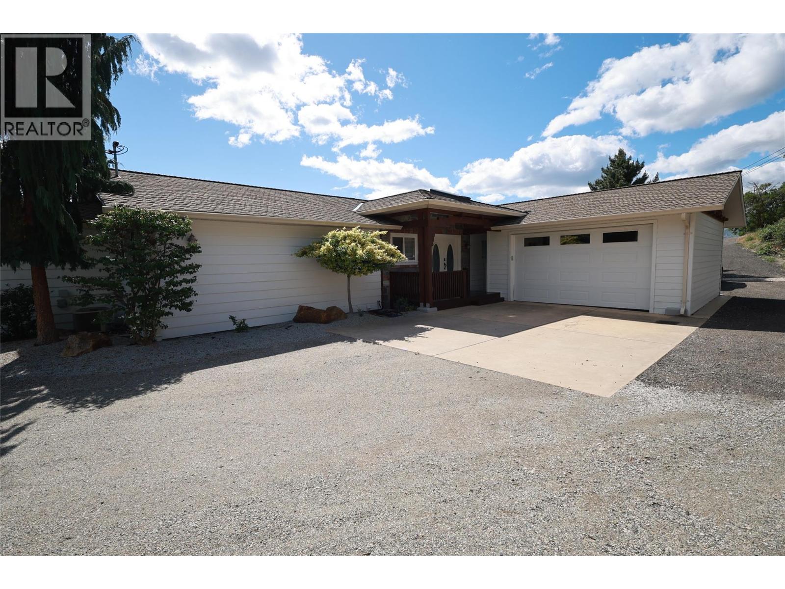 6101 Lipsett Avenue - 70