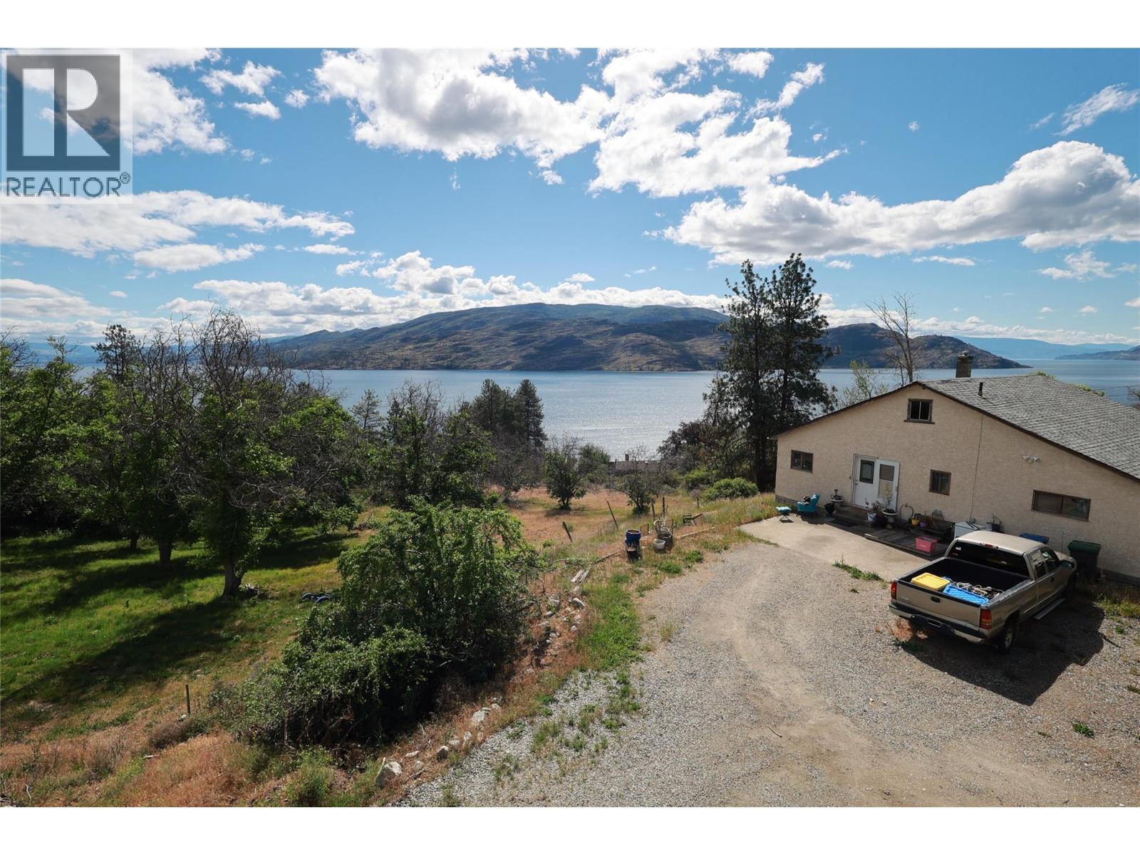 6101 Lipsett Avenue - 82