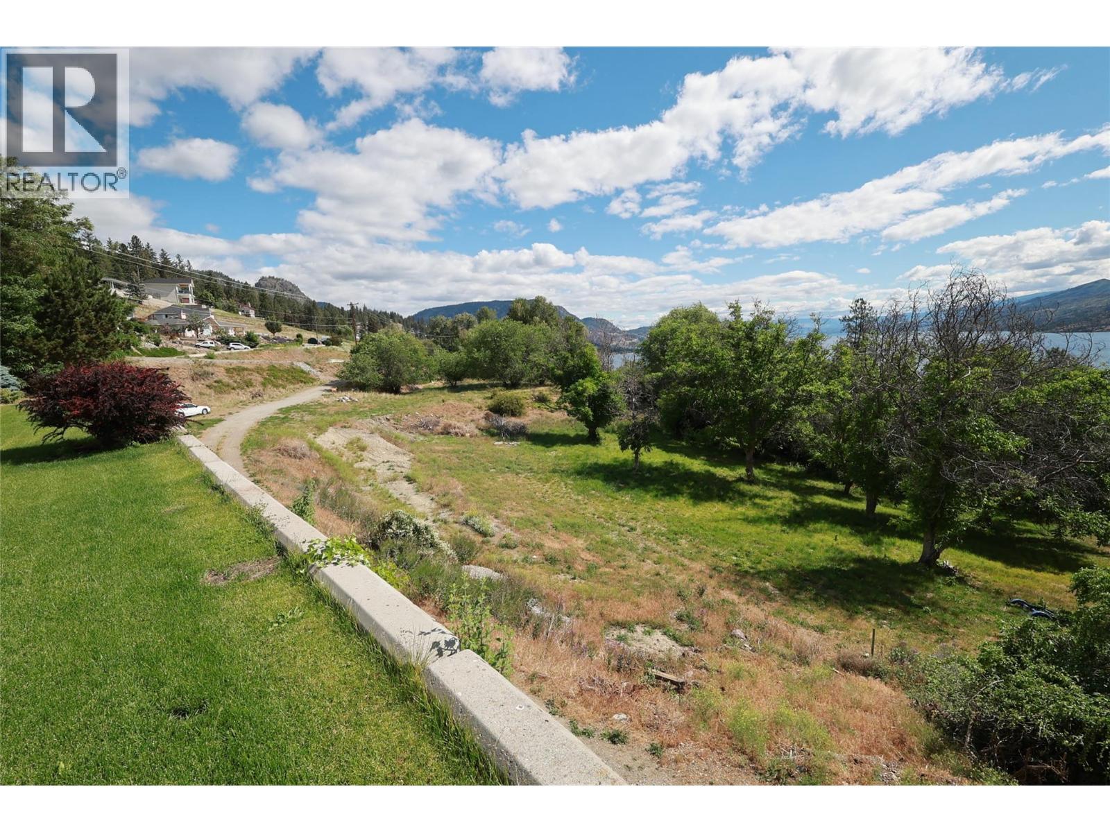 6101 Lipsett Avenue - 80