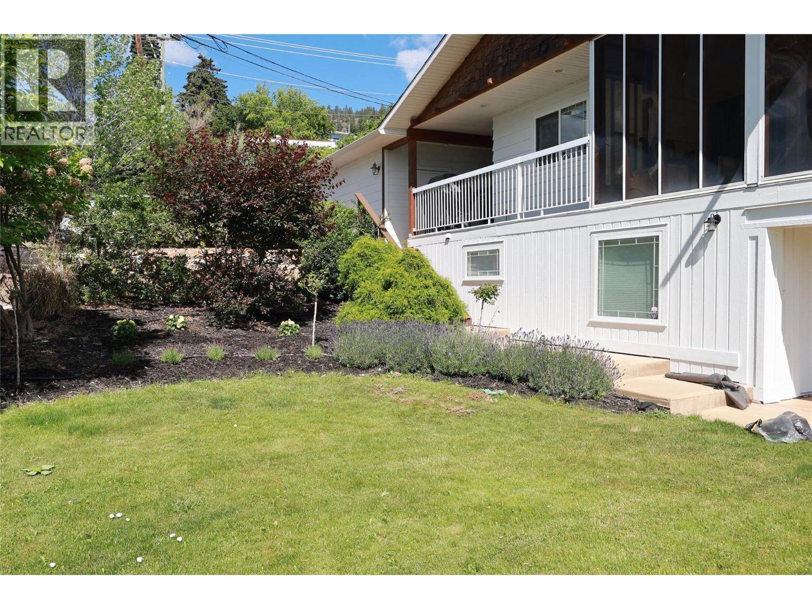 6101 Lipsett Avenue - 83