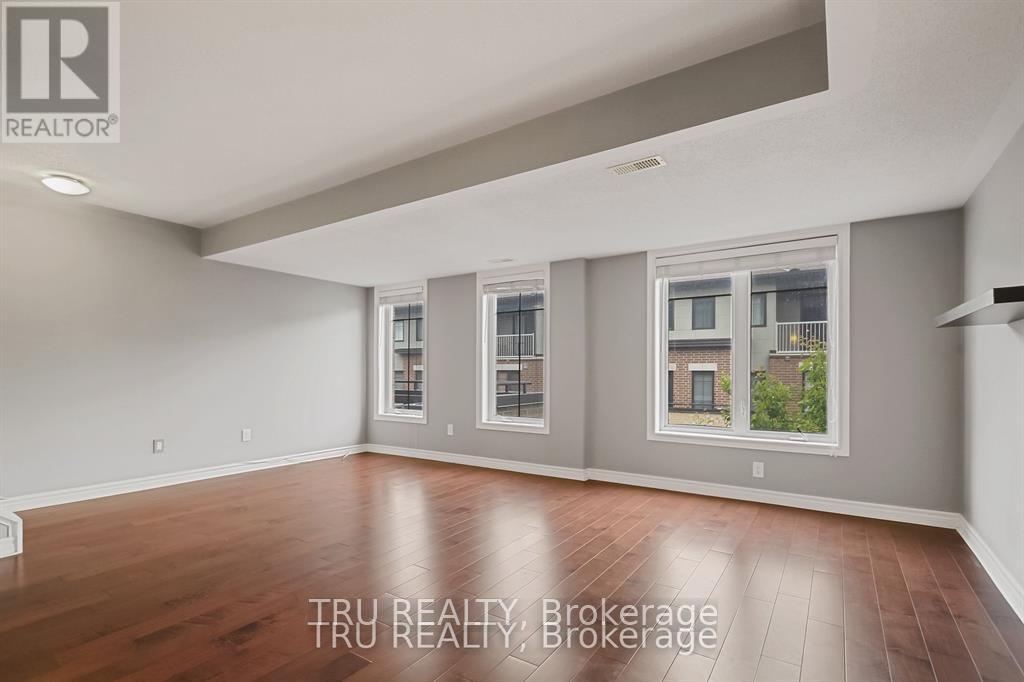 2 Bed, 2 Bath House for Rent in Ottawa – 19 – 122 LINDENSHADE DRIVE, Ottawa – MLS# X13527312 - Image 13