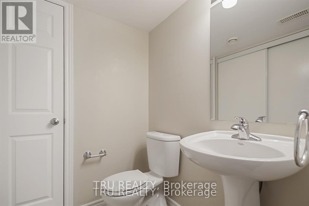 2 Bed, 2 Bath House for Rent in Ottawa – 19 – 122 LINDENSHADE DRIVE, Ottawa – MLS# X13527312 - Image 28