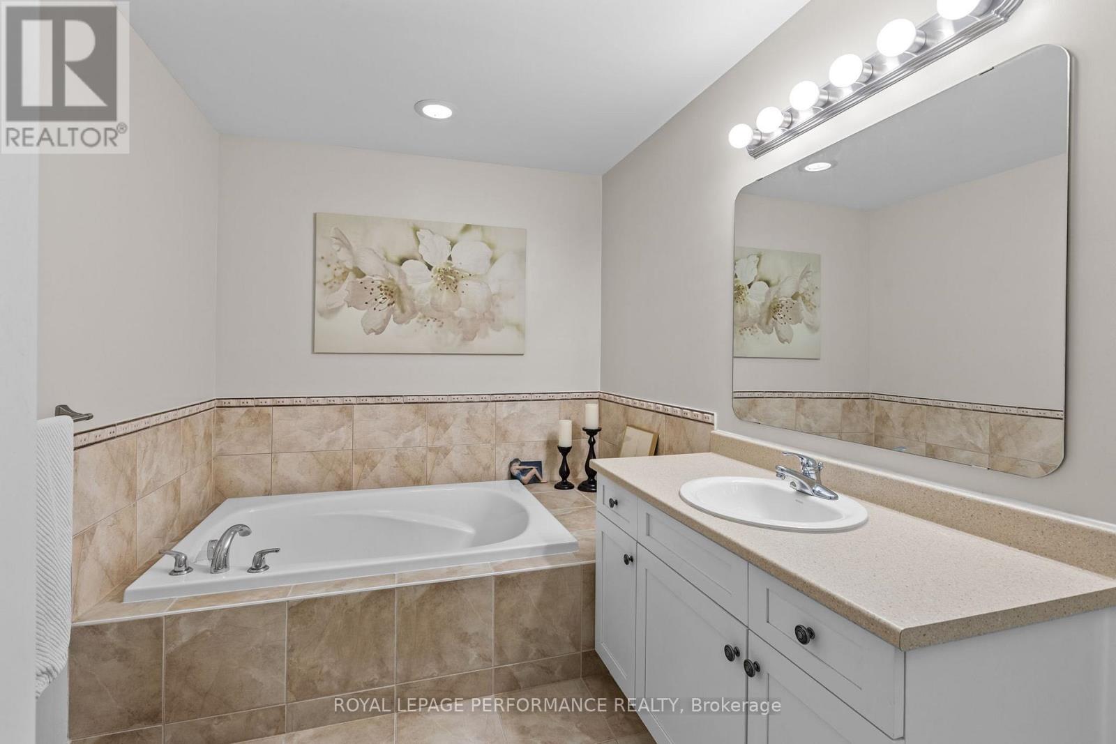 80A STONEHAVEN DRIVE - 27