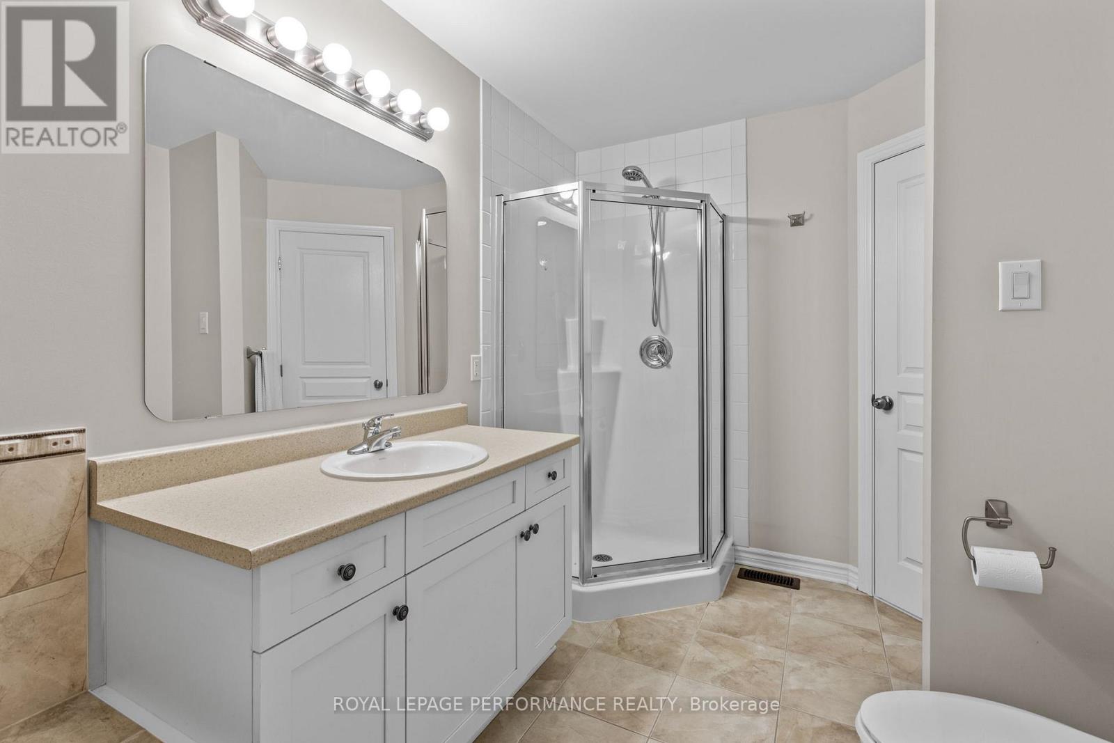 80A STONEHAVEN DRIVE - 28