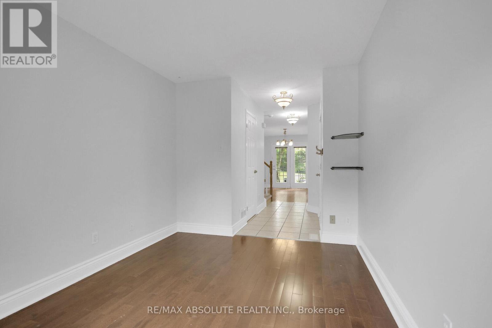 8 RIVERBANK COURT - 14