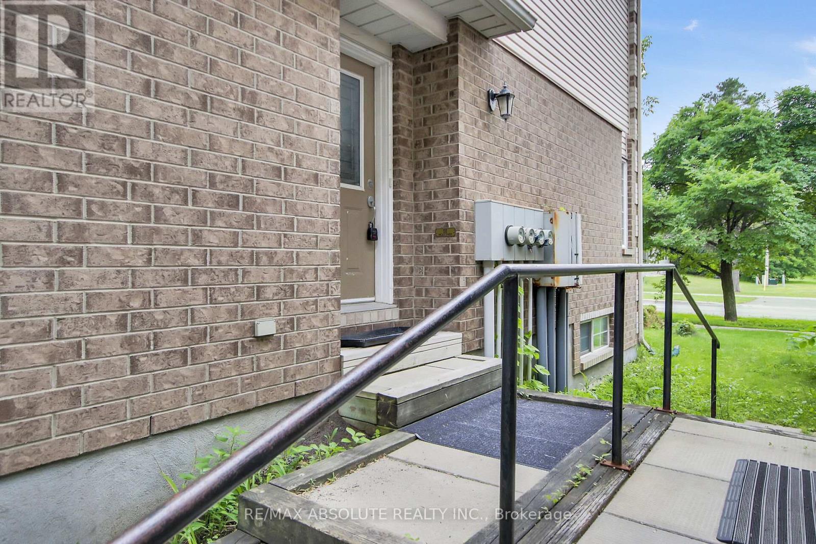 8 RIVERBANK COURT - 2