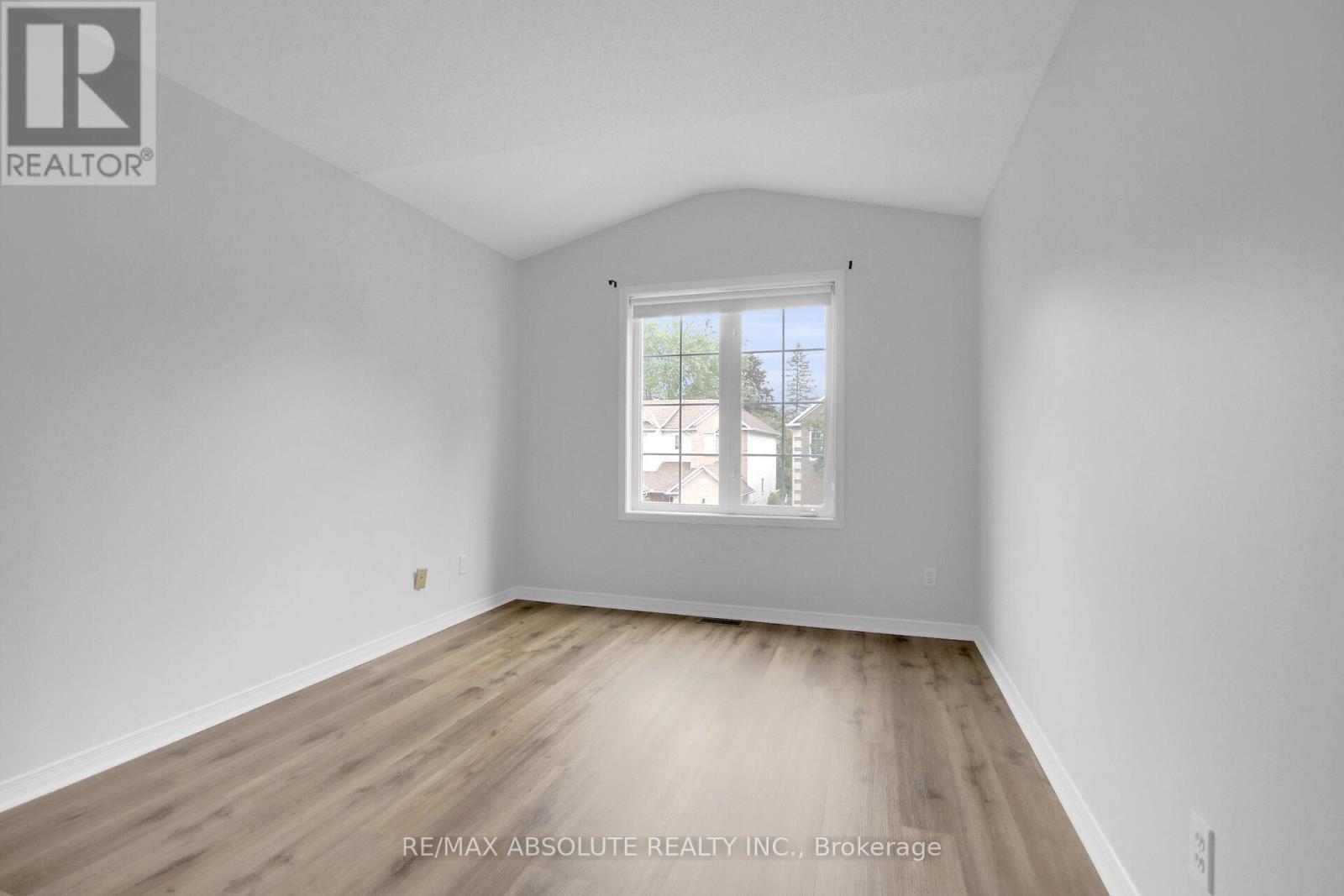 8 RIVERBANK COURT - 20