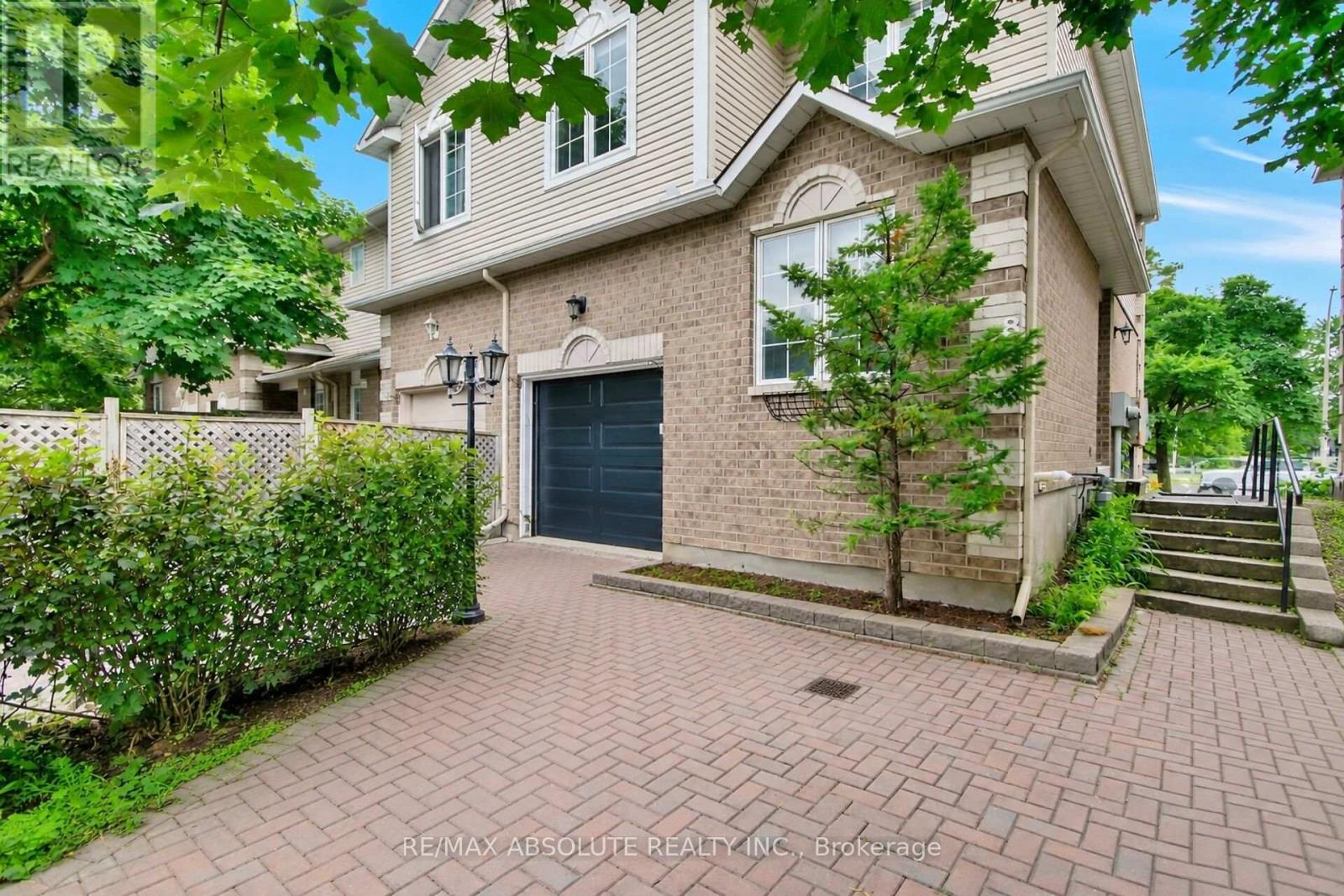 8 RIVERBANK COURT - 29