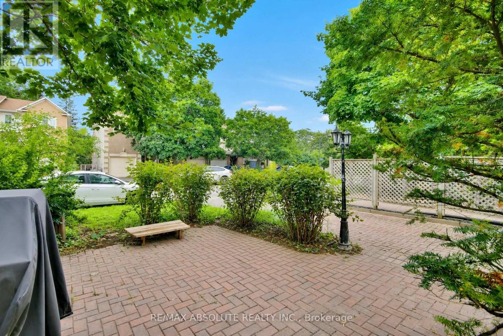 8 RIVERBANK COURT - 30
